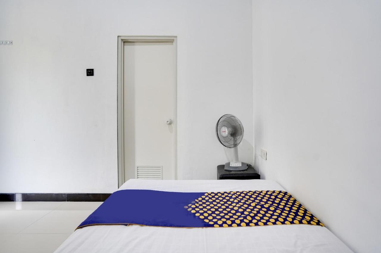 Spot On 91745 Rumah Kost Gresik Syariah Экстерьер фото