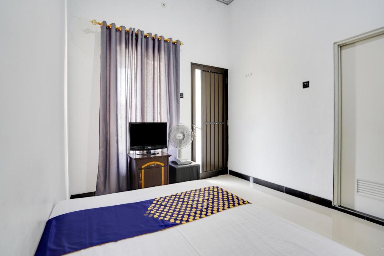 Spot On 91745 Rumah Kost Gresik Syariah Экстерьер фото