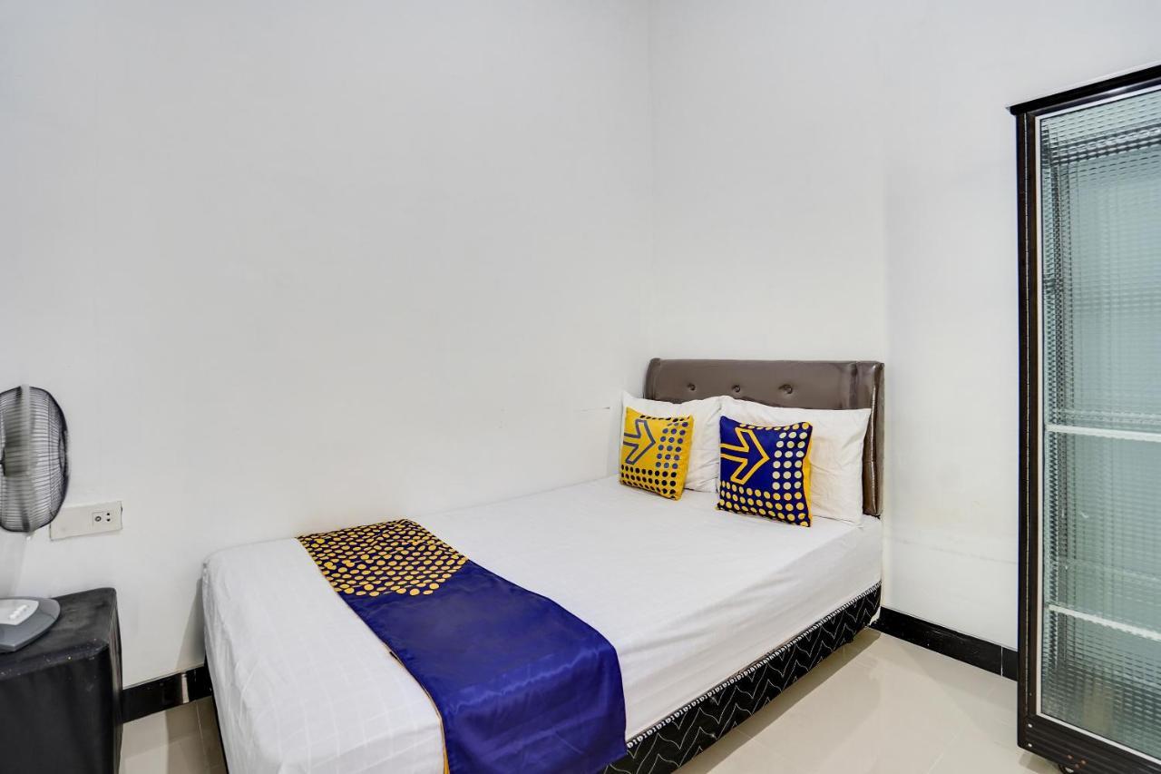 Spot On 91745 Rumah Kost Gresik Syariah Экстерьер фото