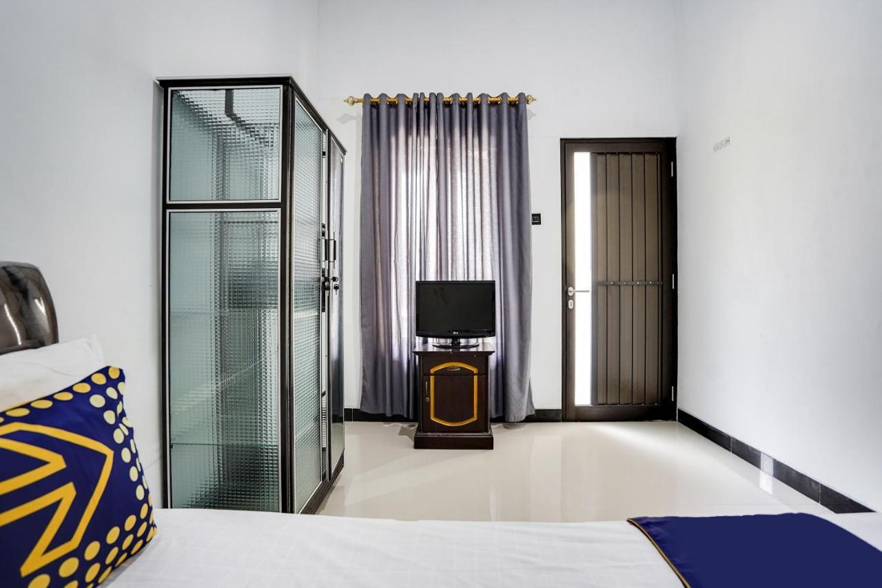 Spot On 91745 Rumah Kost Gresik Syariah Экстерьер фото
