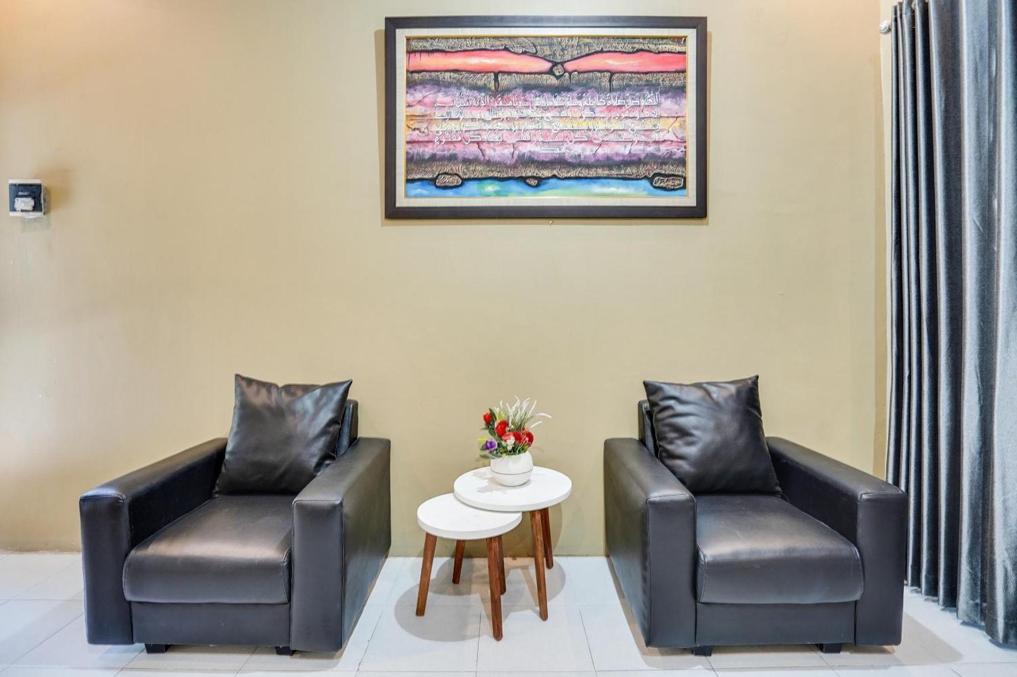 Spot On 91745 Rumah Kost Gresik Syariah Экстерьер фото