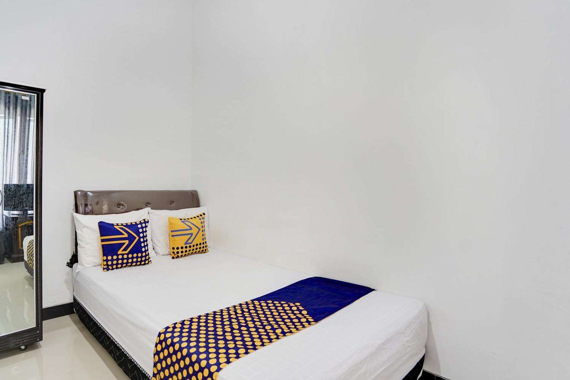 Spot On 91745 Rumah Kost Gresik Syariah Экстерьер фото