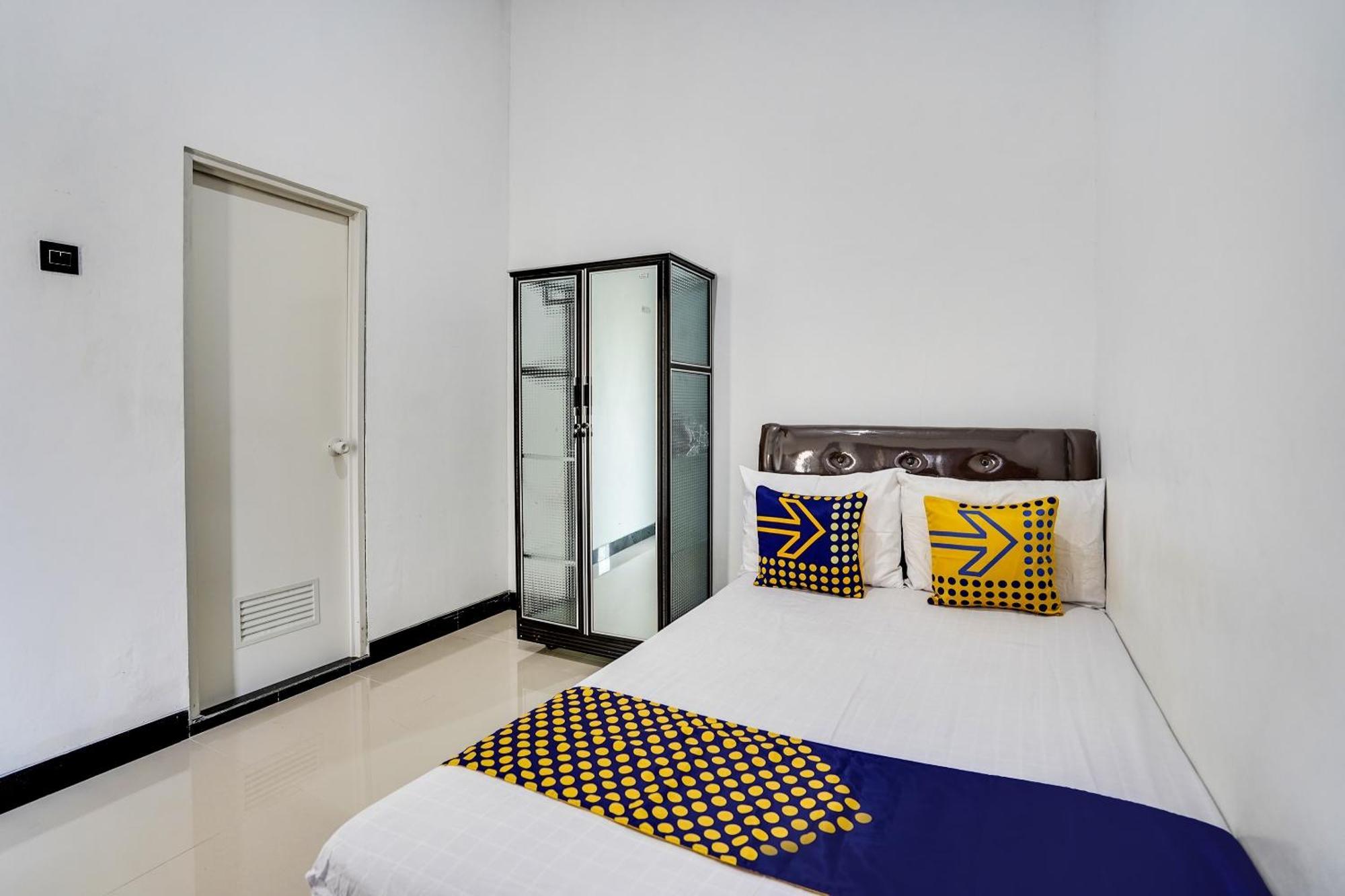 Spot On 91745 Rumah Kost Gresik Syariah Экстерьер фото